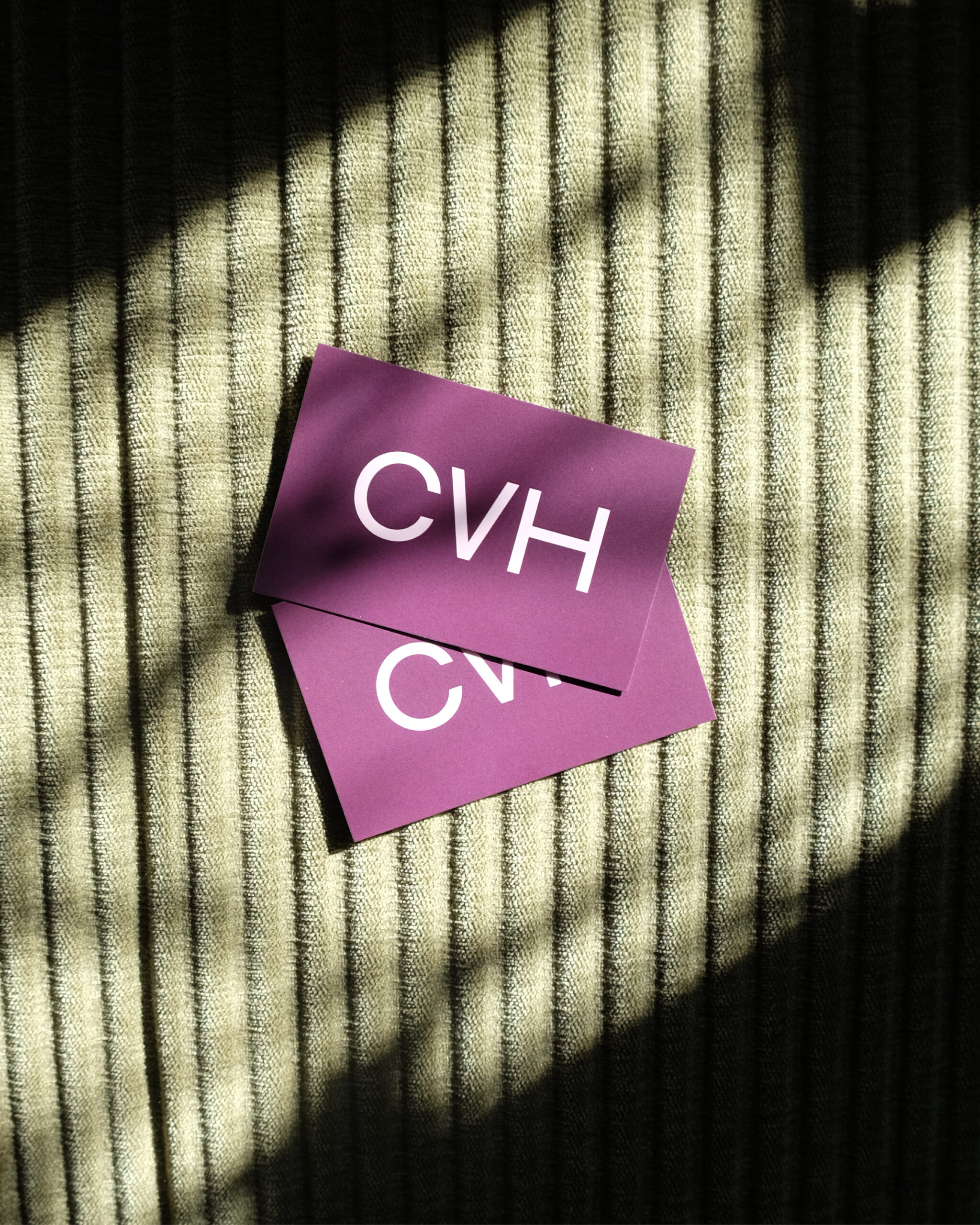 CvH_2100x262513